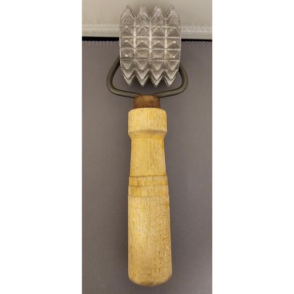 Vintage Meat Tenderizer Roller w/Wood Handle - Cast Aluminum - Picture 1 of 10